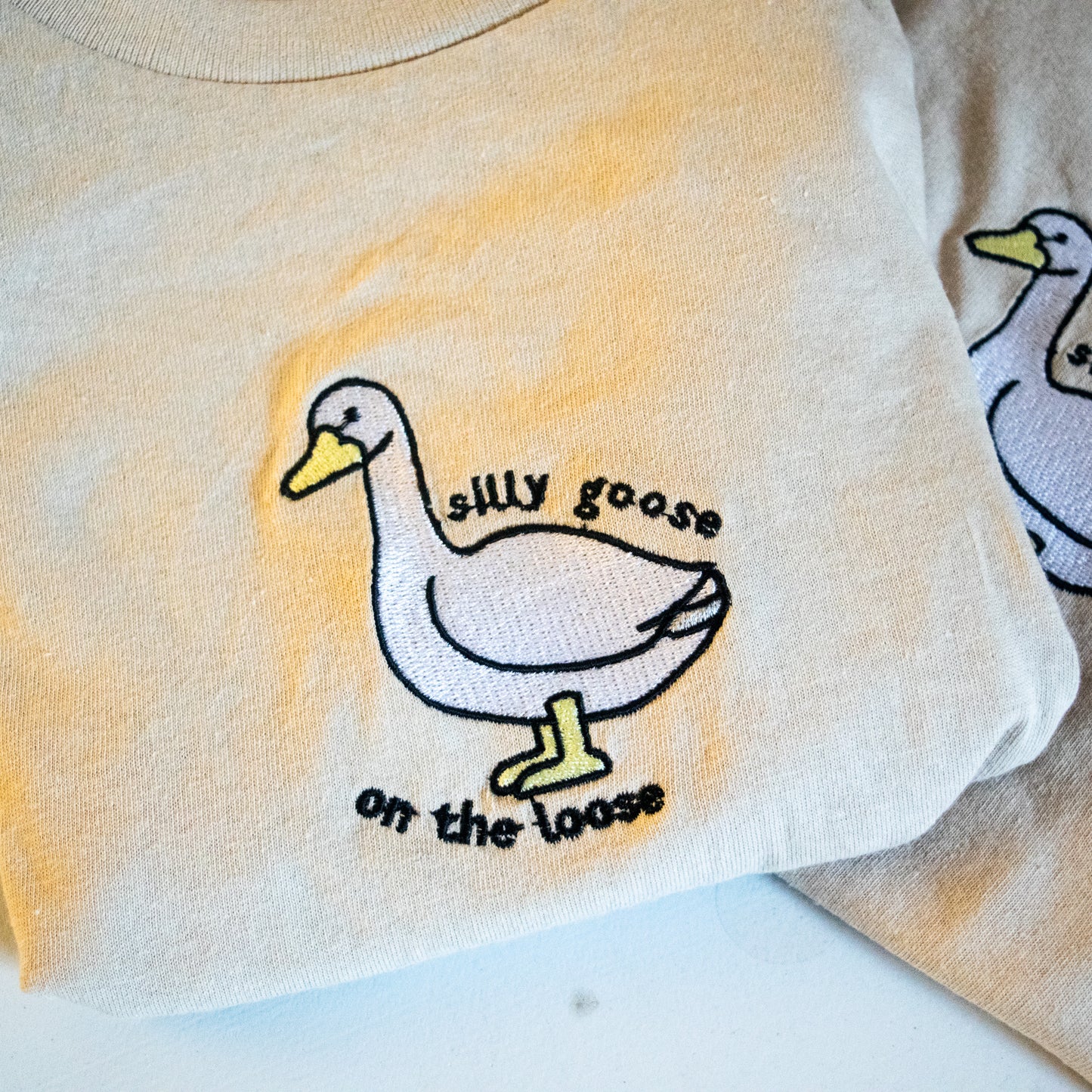 Playful Silly Goose on the loose Infants' T-Shirt - Fun and Comfy Style! 🦢👧👦