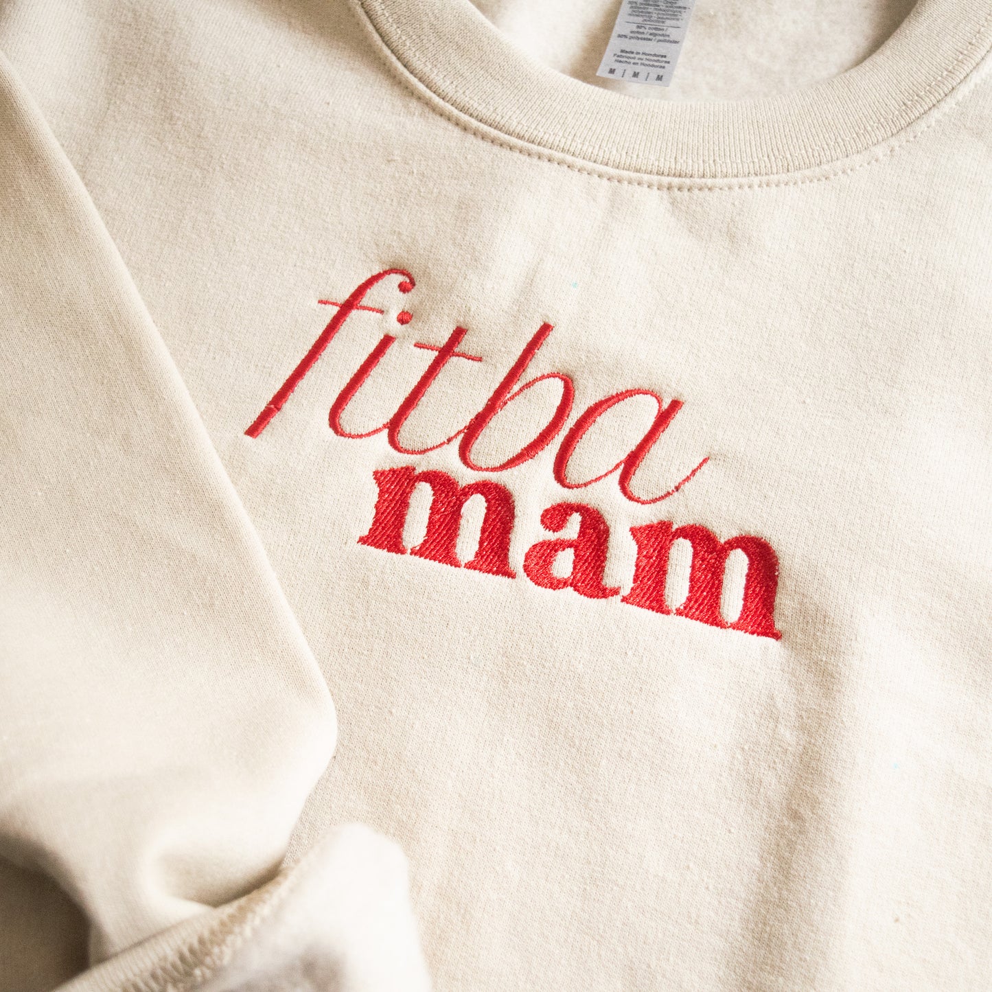 ⚽️📣 Cosy Oversized Sports Mum Sweater with Custom Embroidery - Cheer for Your Team in Style! 🎉🙌"